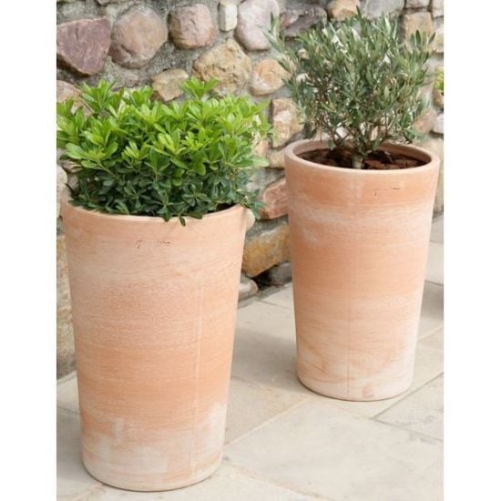 découvrez notre sélection de pots en terre cuite pour oiseaux, idéals pour offrir un abri naturel et décoratif à vos compagnons du jardin. résistants et esthétiques, ils s'adaptent parfaitement à tout espace extérieur.