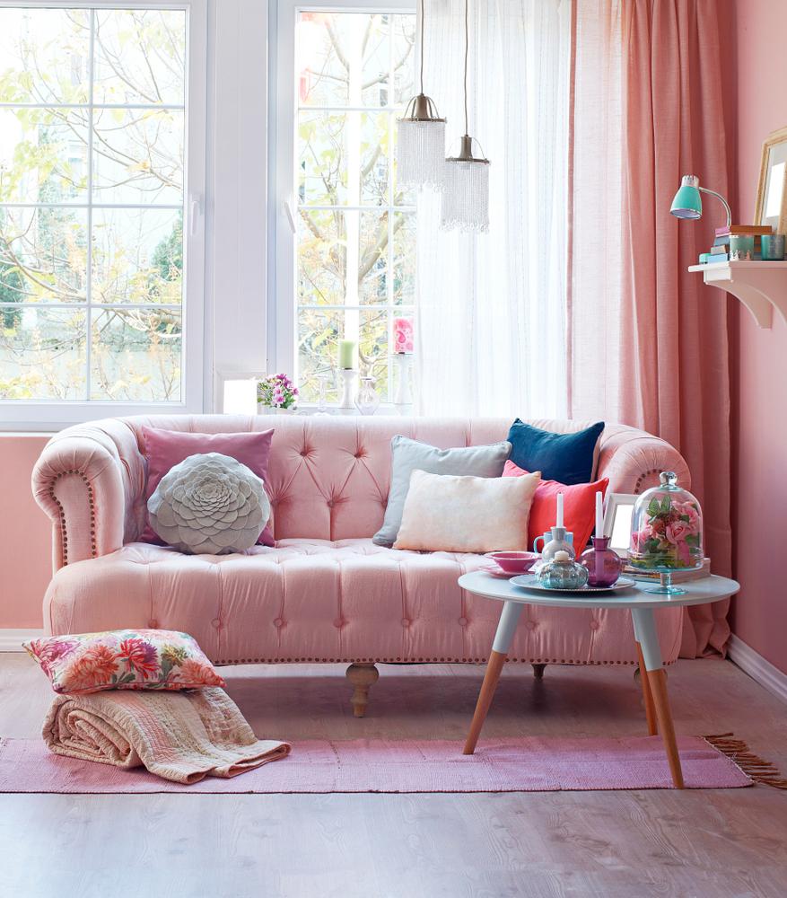 découvrez la couleur qui transforme la lumière en une chaleur élégante, apportant une métamorphose unique à votre intérieur.