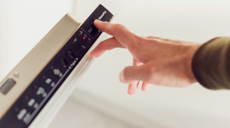 découvrez les solutions pour dépanner votre lave-vaisselle brandt tactile qui ne répond plus. guide pratique pour réinitialiser, vérifier les connexions et retrouver un appareil fonctionnel rapidement.