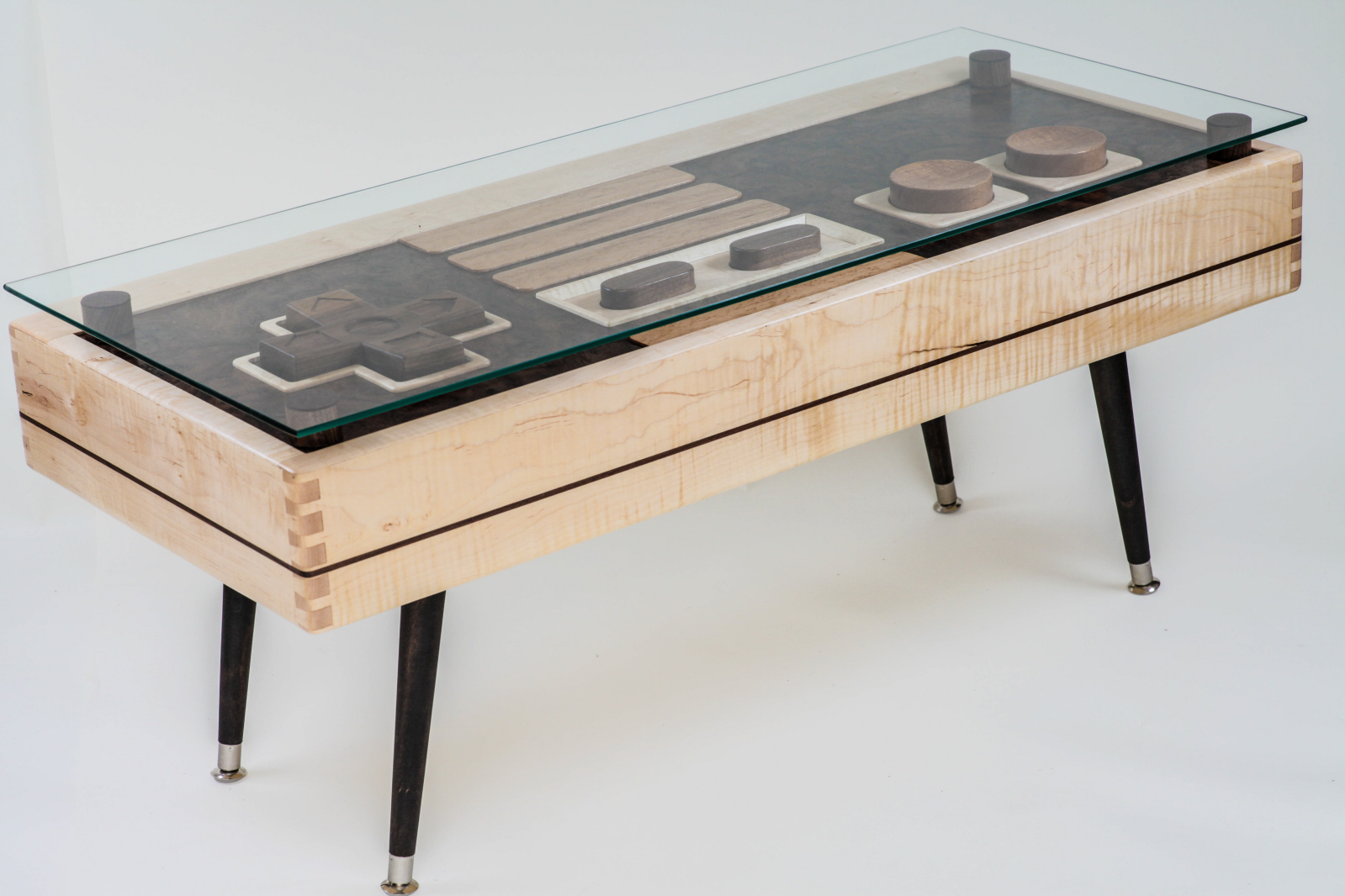 découvrez comment transformer des objets quotidiens en tables élégantes et uniques pour sublimer votre intérieur avec créativité et style.