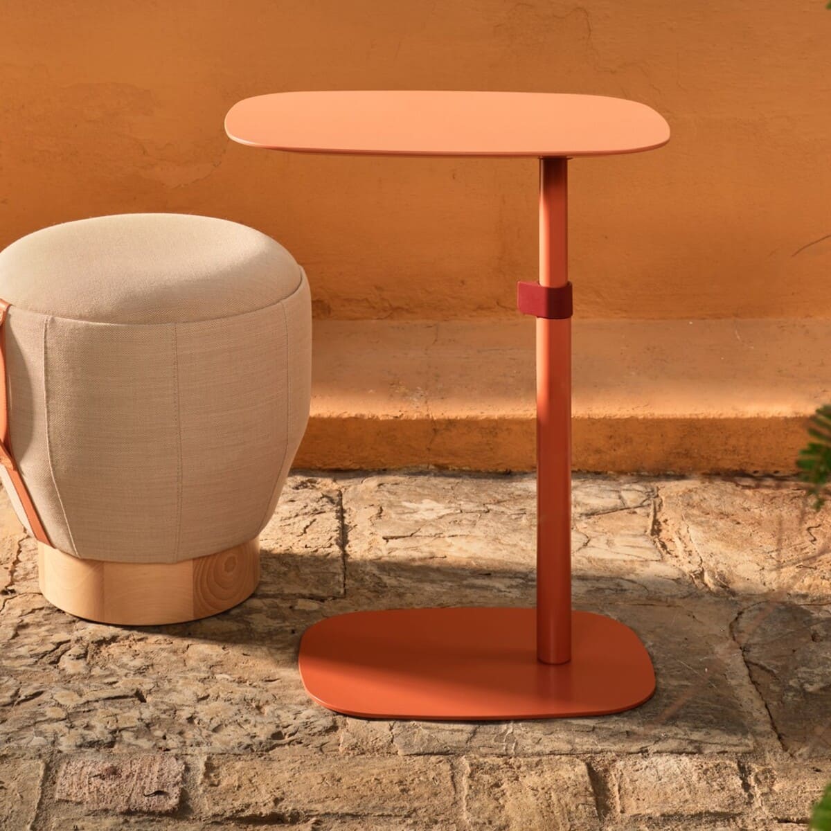 découvrez nos tables d'appoint push innovantes, alliant design moderne et fonctionnalité pour sublimer votre intérieur avec style et praticité.